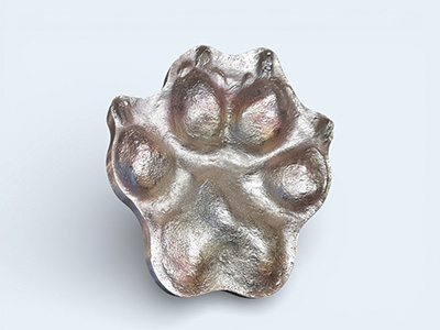 Giant bronze dog Pet-Paw